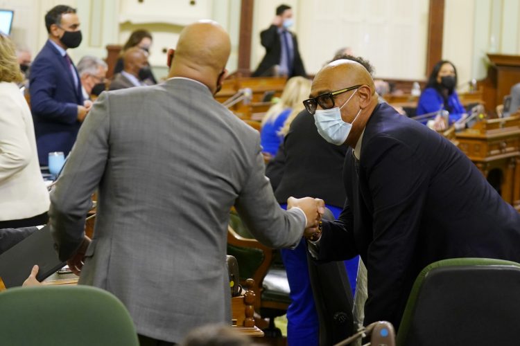 California lawmakers set to vote on paid COVID sick leave